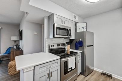 3205 E Olive RoadUnit 3-037 #3-037 - Photo 7 of 29