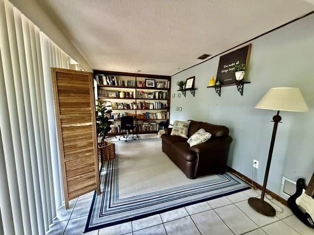 1114 S Pearl St #1 - Photo 5 of 14