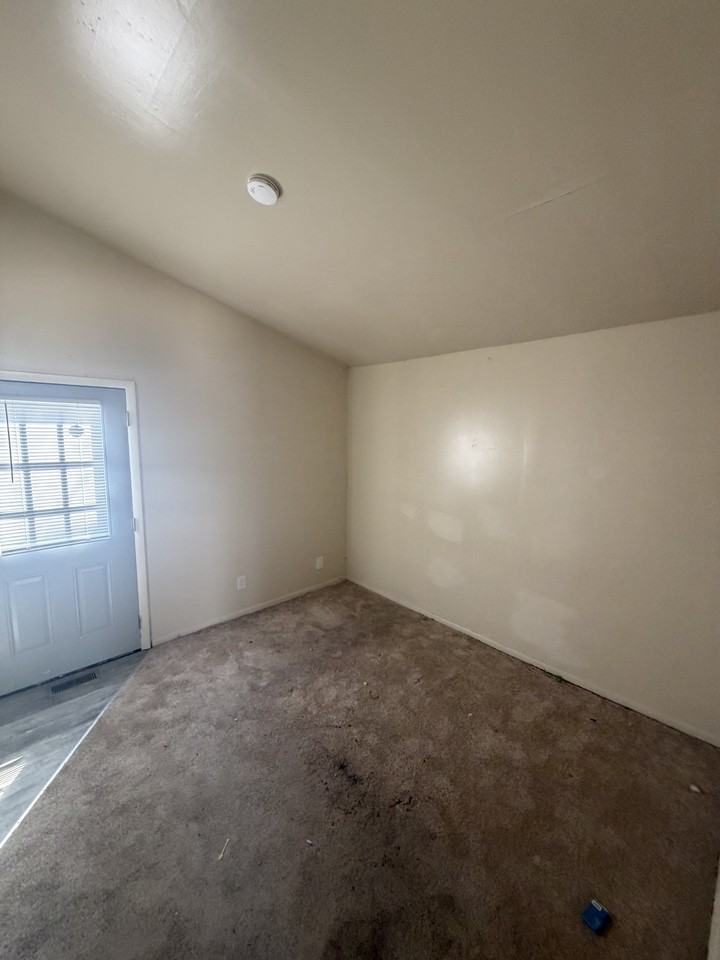 1014 Hazard Ave #3 - Photo 7 of 13