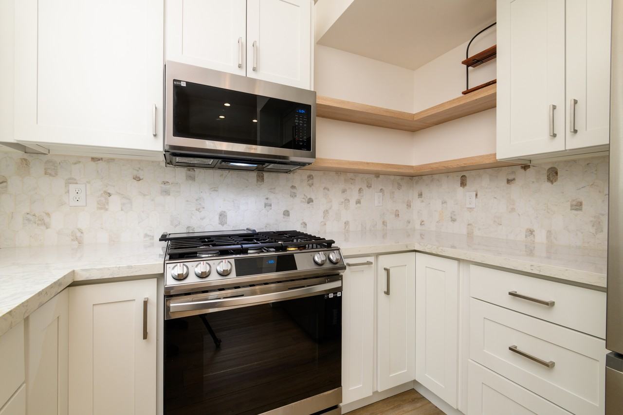 10547 Midvale Avenue North - DUnit D #D - Photo 4 of 20