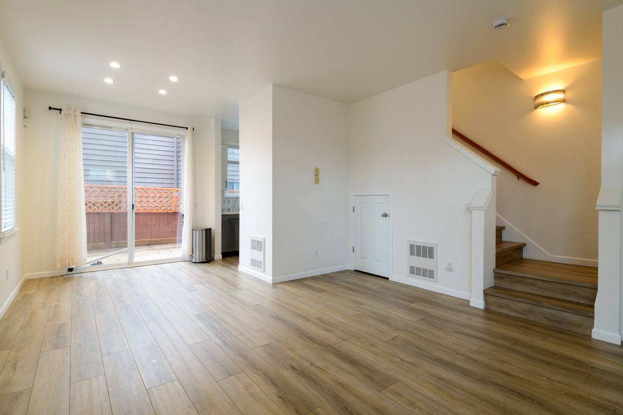 10547 Midvale Avenue North - DUnit D #D - Photo 7 of 20