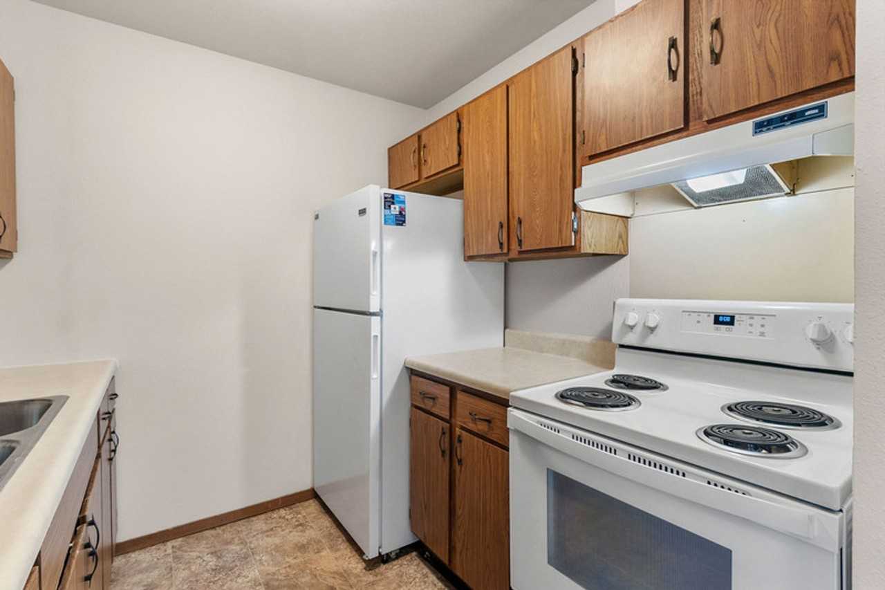 504 E 21st Street - Photo 3 of 50