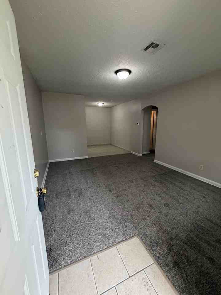 2126 N Minnesota Ave #1 - Photo 2 of 10