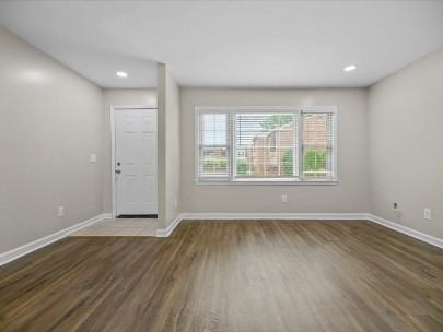 731 Coventry LnUnit C #C - Photo 4 of 15