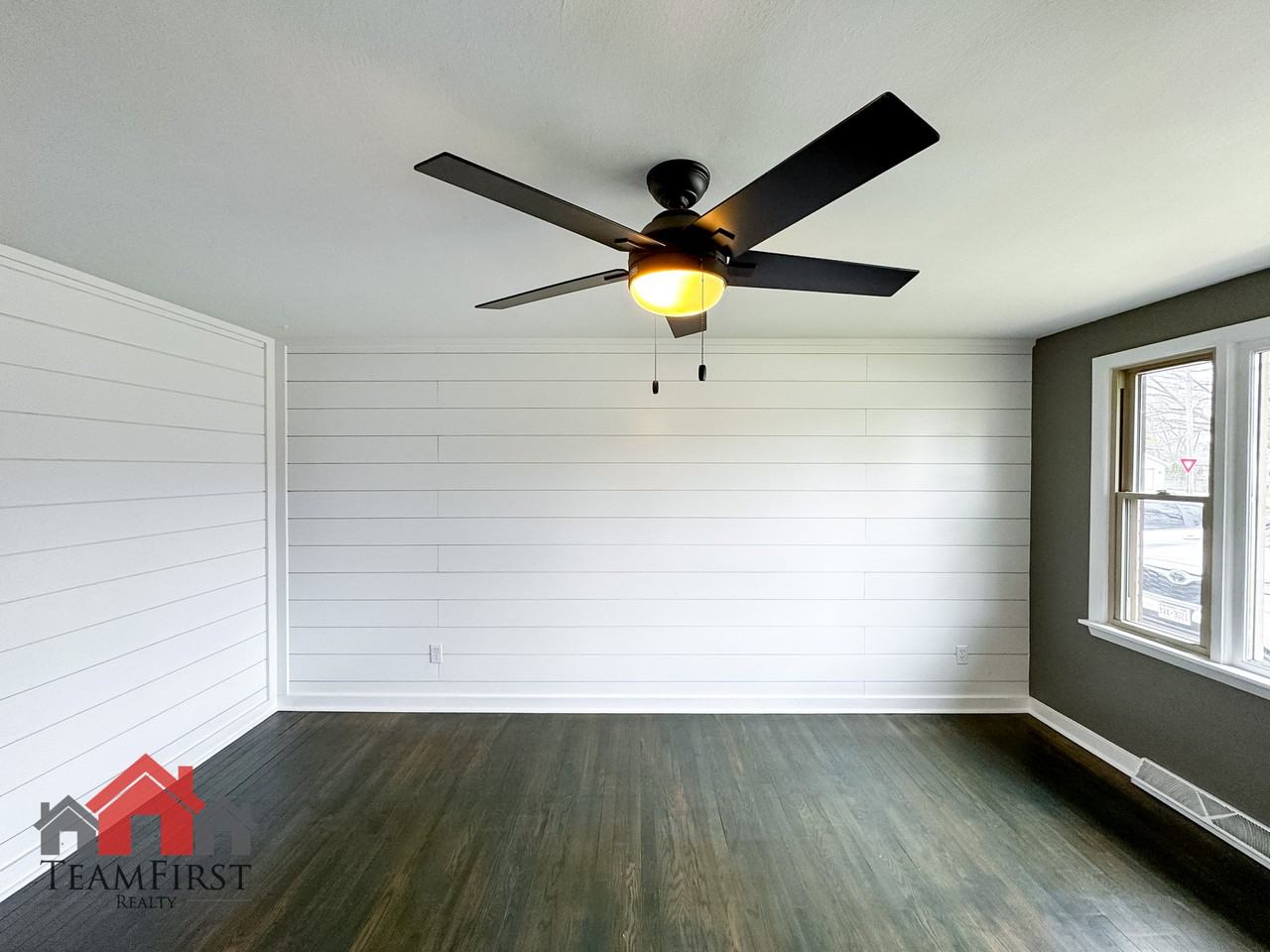 1446 Pilgrim St #1 - Photo 3 of 28