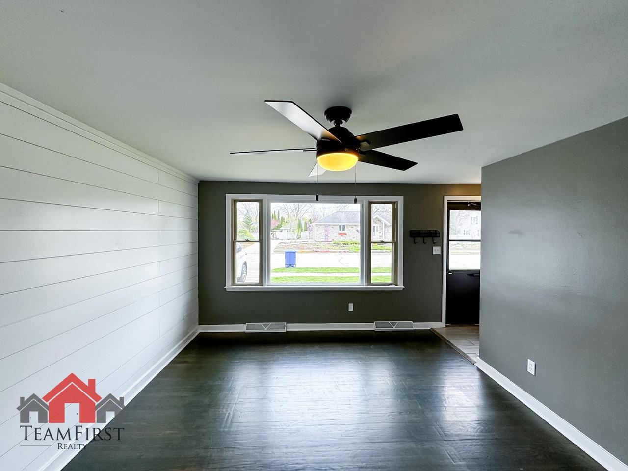 1446 Pilgrim St #1 - Photo 4 of 28