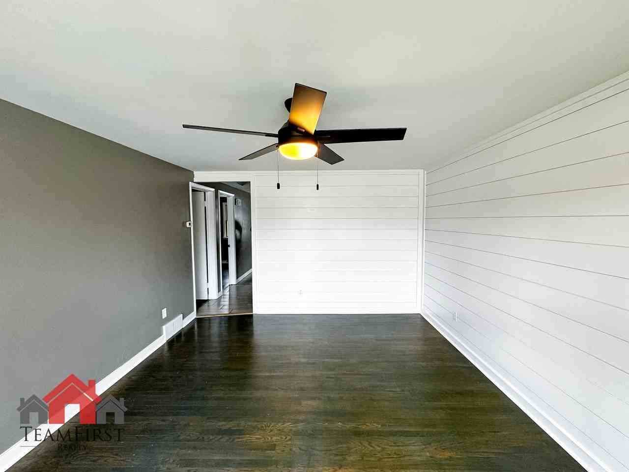 1446 Pilgrim St #1 - Photo 5 of 28