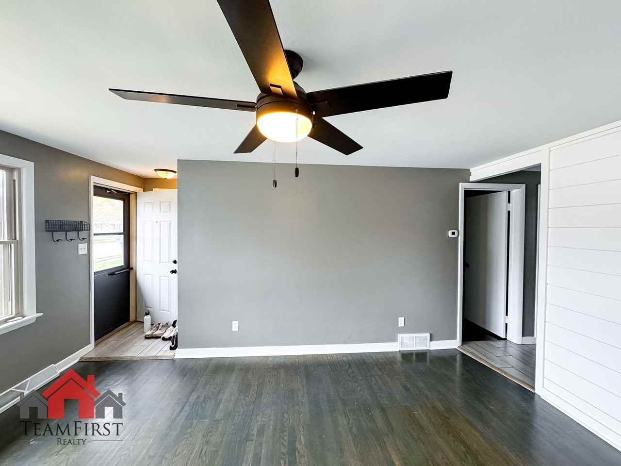 1446 Pilgrim St #1 - Photo 6 of 28
