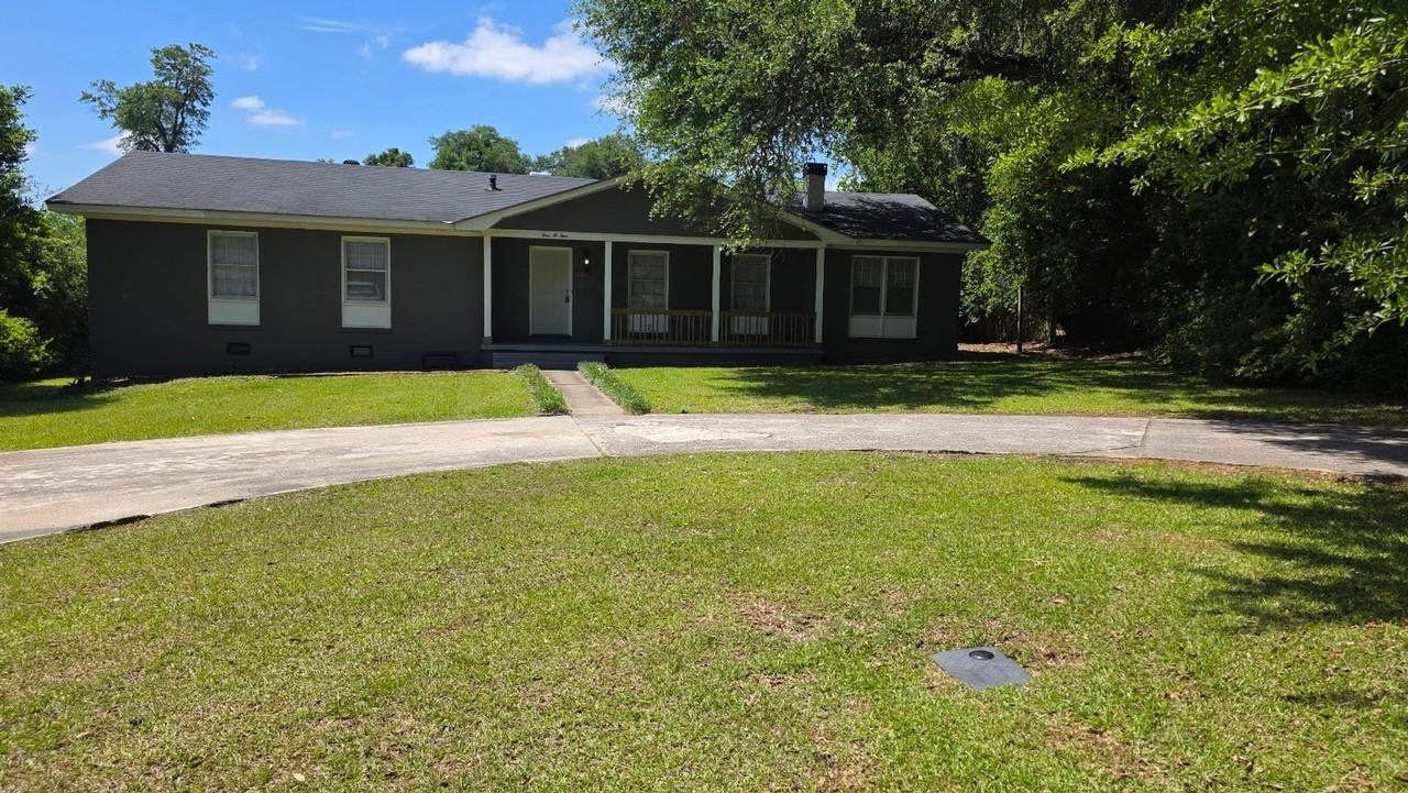 404 Elizabeth Ave - Photo 2 of 22