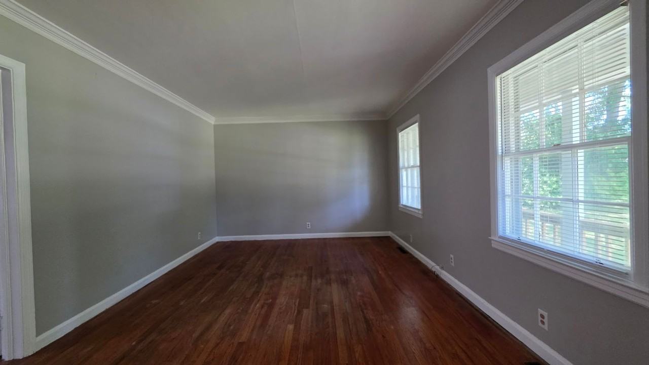 404 Elizabeth Ave - Photo 3 of 22