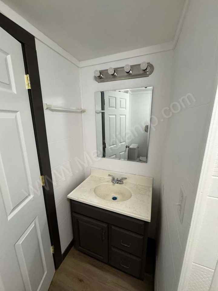 719 S Morgan St #1 - Photo 5 of 10