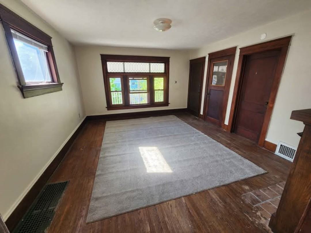 635 W 5th St 2nd Fl #2ndFL - Photo 2 of 14