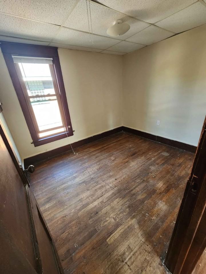 635 W 5th St 2nd Fl #2ndFL - Photo 5 of 14