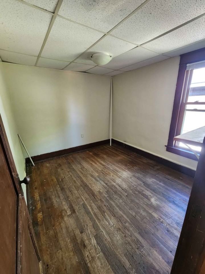 635 W 5th St 2nd Fl #2ndFL - Photo 7 of 14