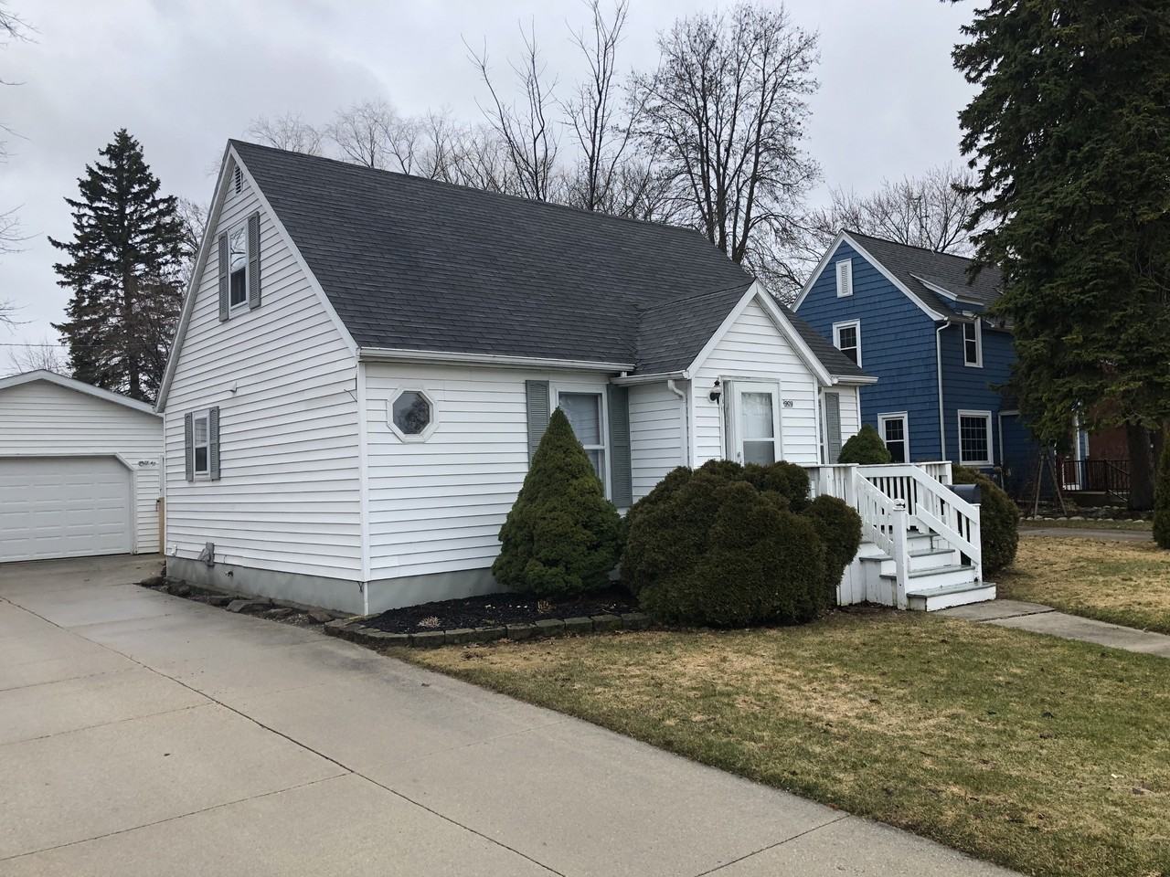 909 North Ave #909 - Photo 2 of 19