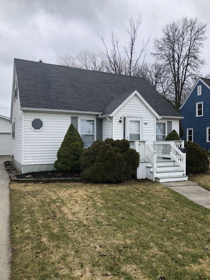 909 North Ave #909 - Photo 3 of 19