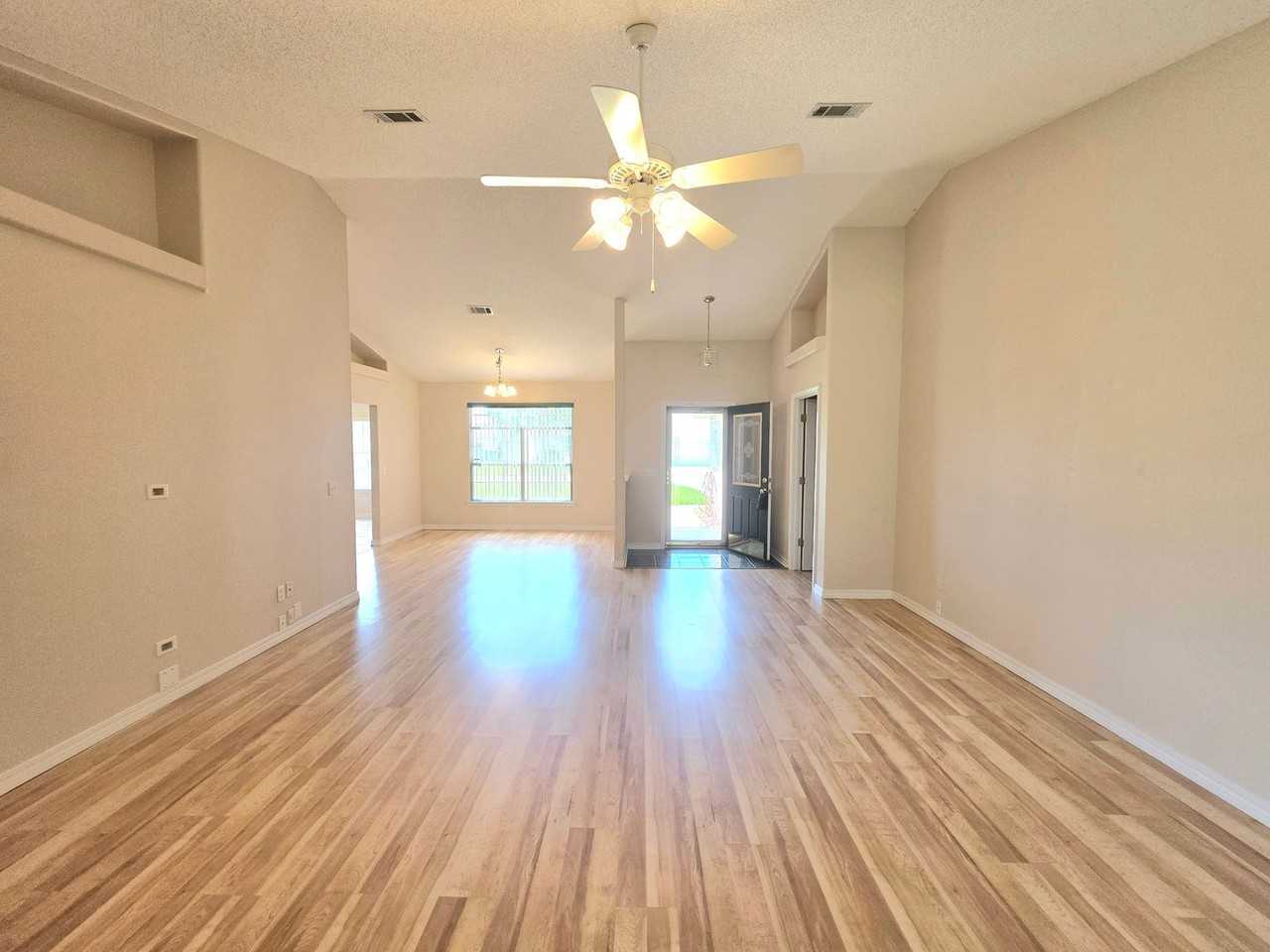 5172 Zachary Blvd - Photo 5 of 17