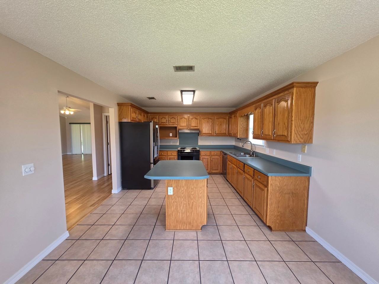 5172 Zachary Blvd - Photo 7 of 17