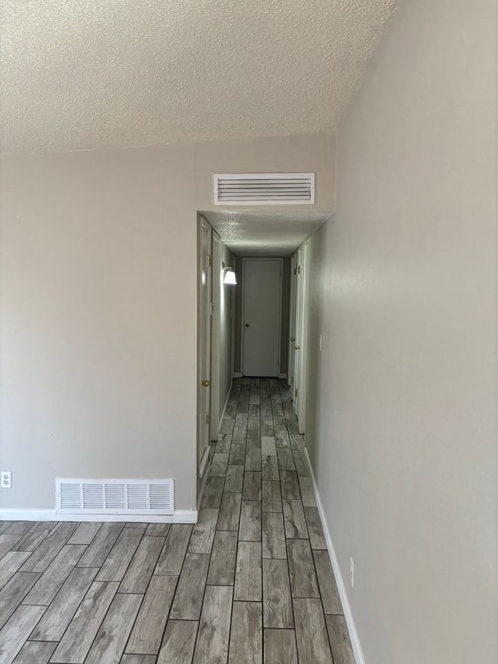 5610 Glenn - Photo 4 of 12