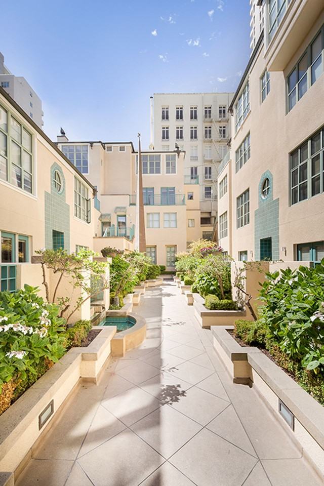 1059 Union Street - Photo 4 of 6