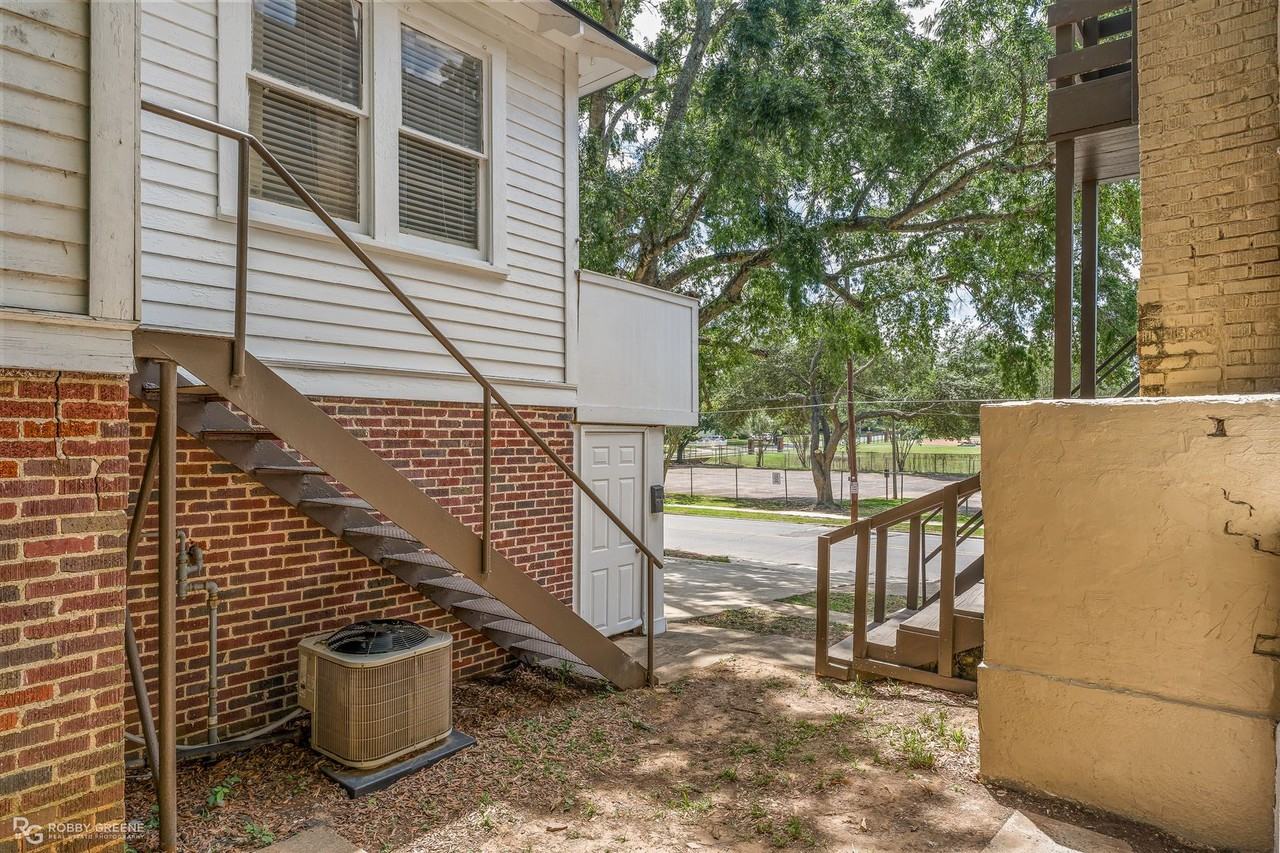 3307 Creswell Ave - Photo 3 of 14