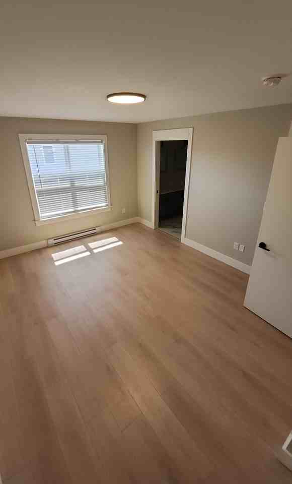 85 Colonial Cres #1 - Photo 2 of 10