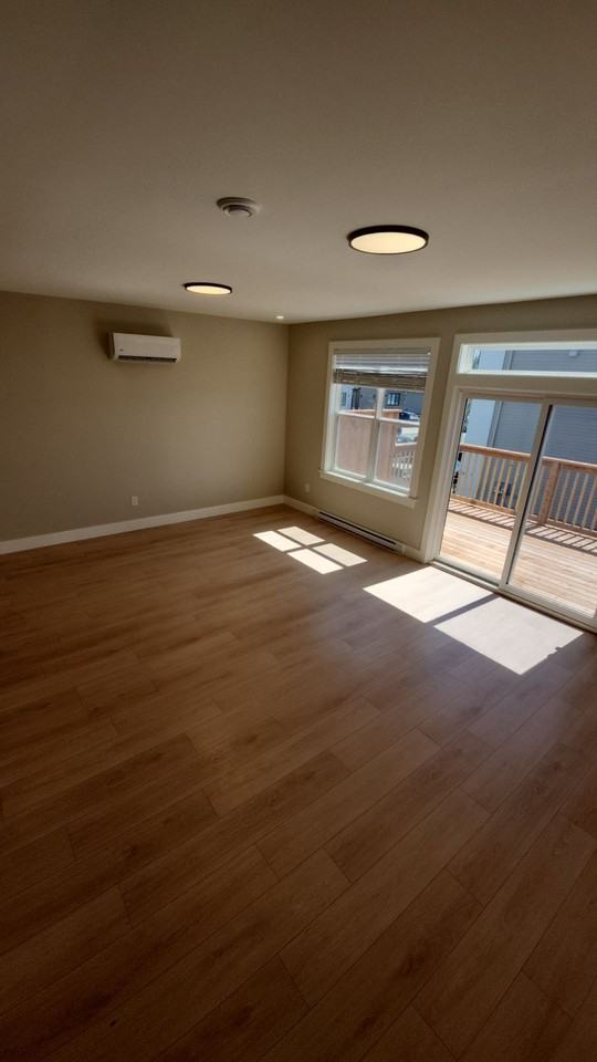 85 Colonial Cres #1 - Photo 6 of 10