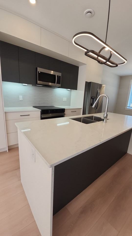 85 Colonial Cres #1 - Photo 7 of 10