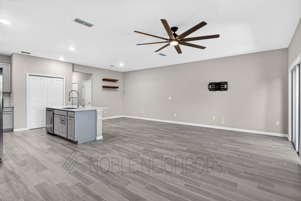 12852 Josslyn Ln #1 - Photo 3 of 11