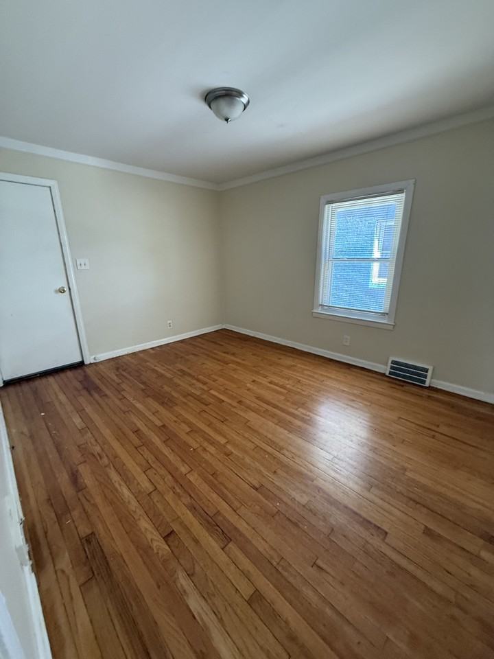 20681 Kingsville St #1 - Photo 4 of 4