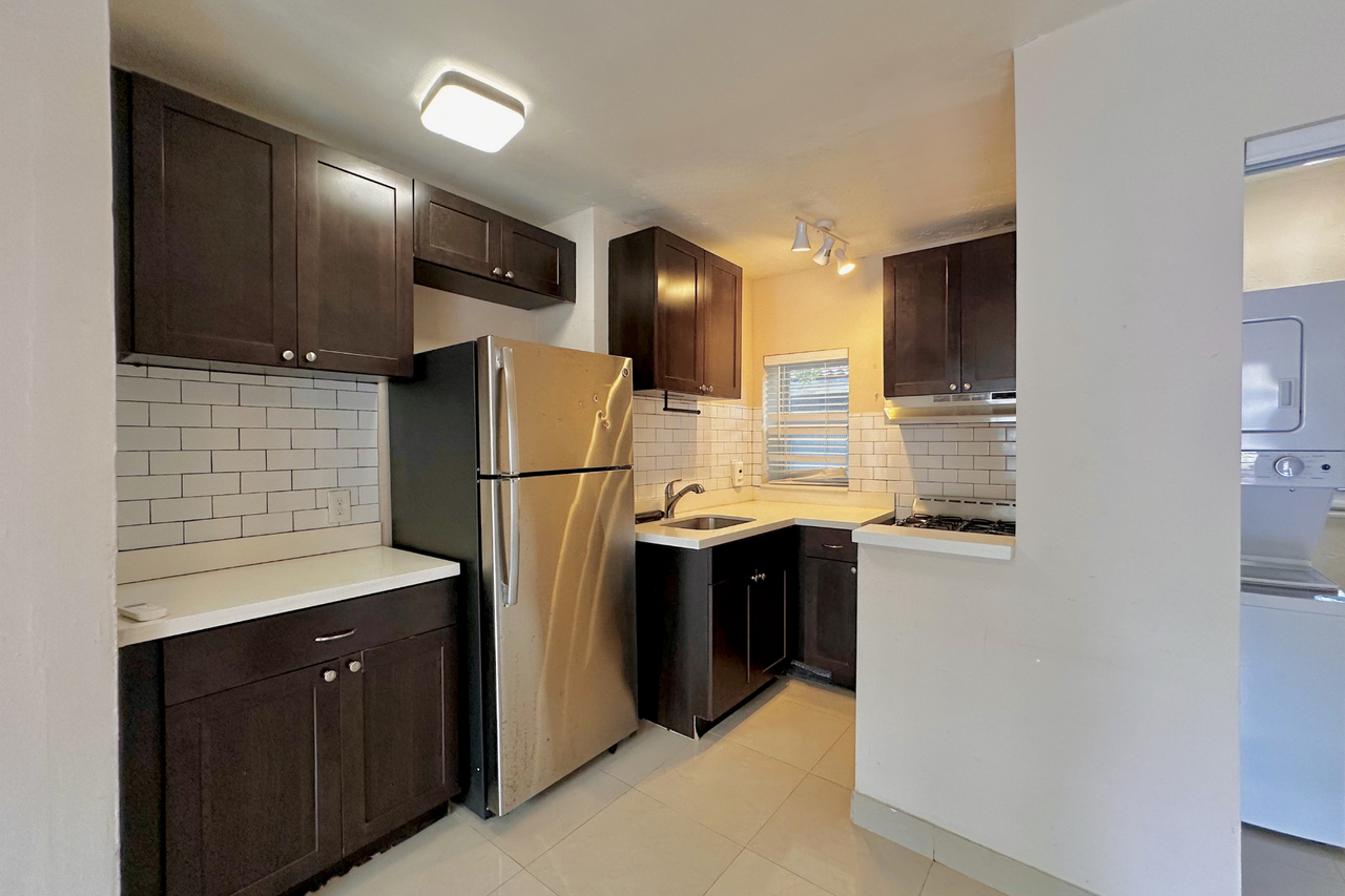 817 NE 19th Avenue - Photo 2 of 50