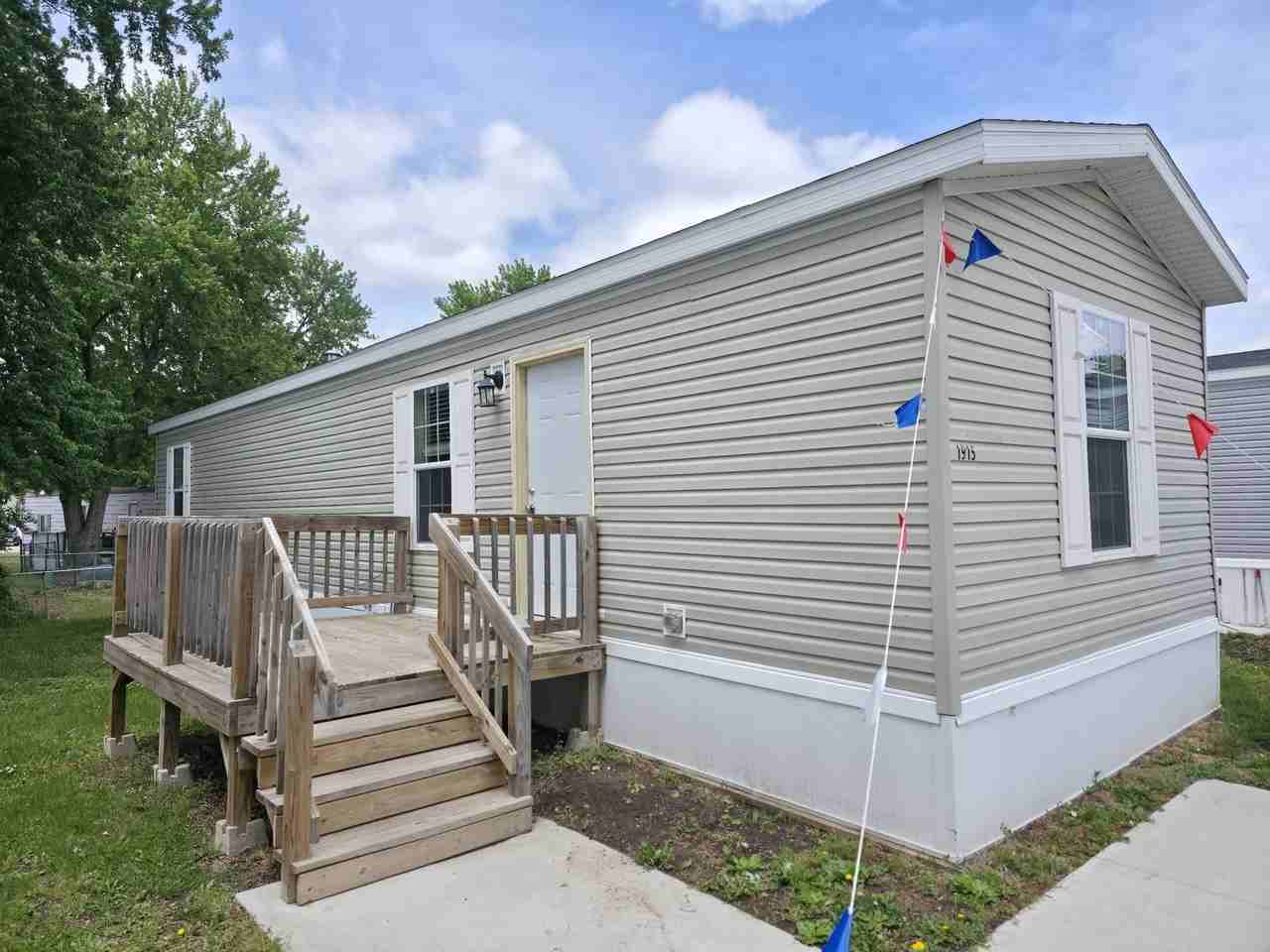 1915 Sw 12th St #128 - Photo 2 of 25