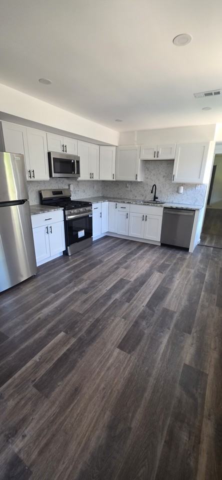 751 High St #1