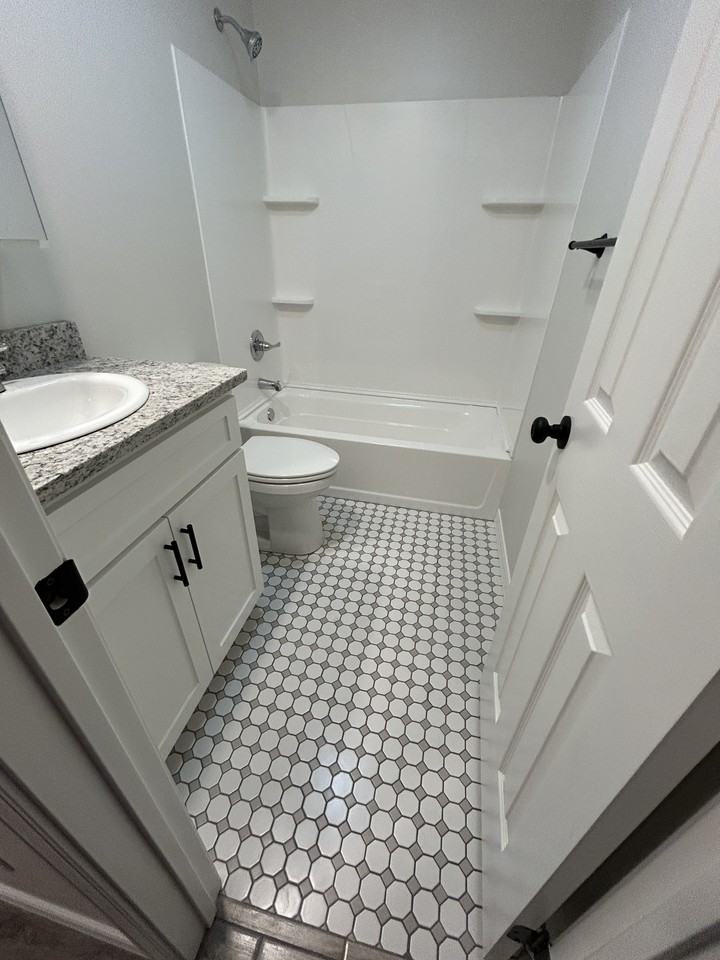 2515 Kavanaugh Rd #4 - Photo 3 of 22