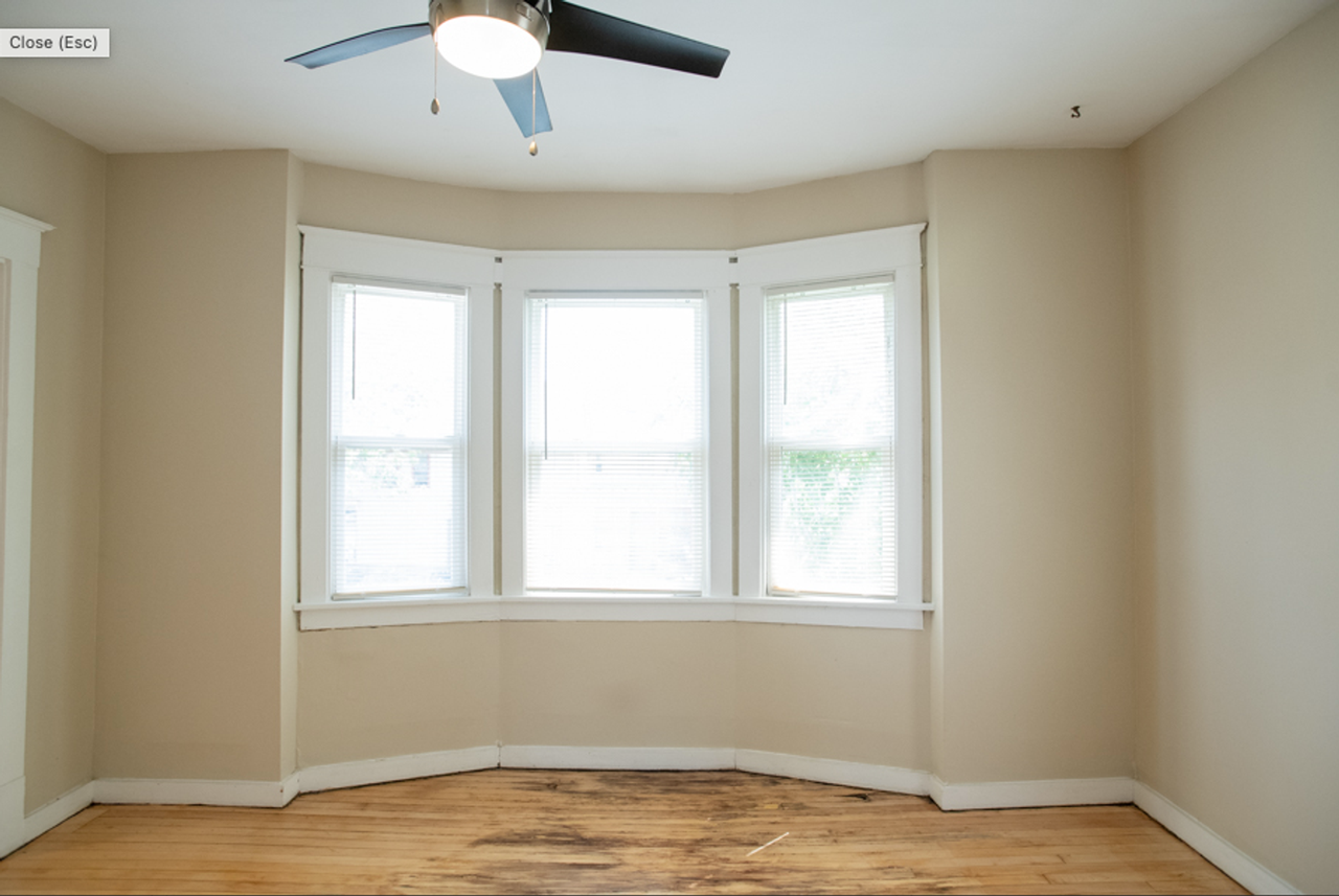 $1045 – 1 BA, 1 BA With Back Porch - Photo 5 of 12