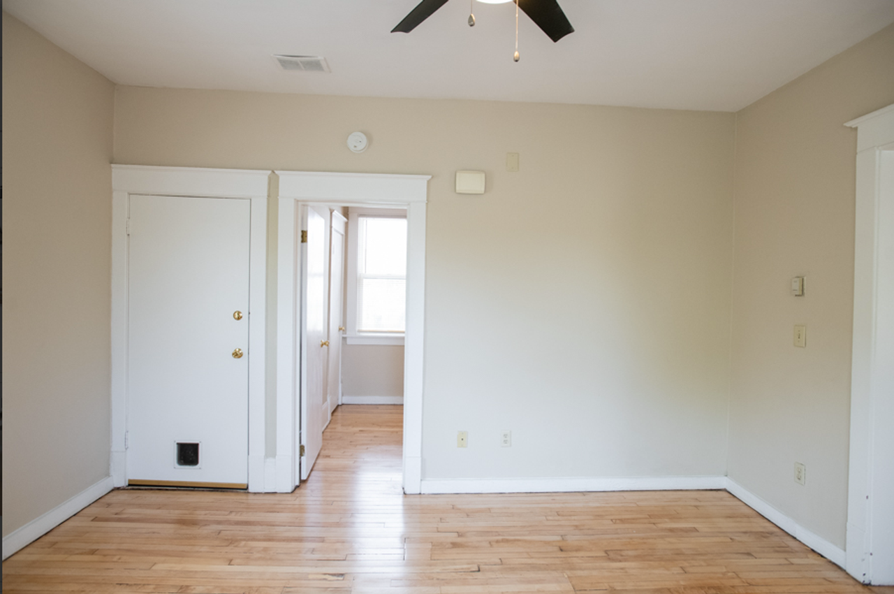 $1045 – 1 BA, 1 BA With Back Porch - Photo 6 of 12