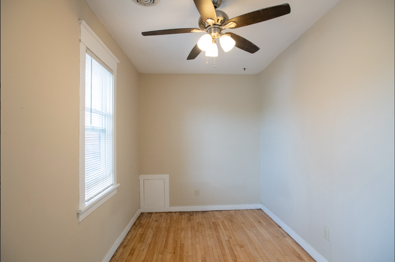 $1045 – 1 BA, 1 BA With Back Porch - Photo 7 of 12