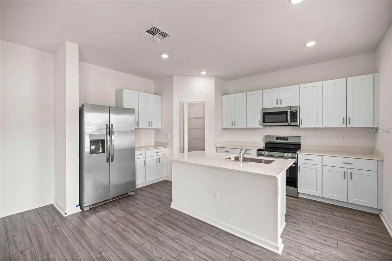 4588 Sw 84th Street Rd #1 - Photo 3 of 11