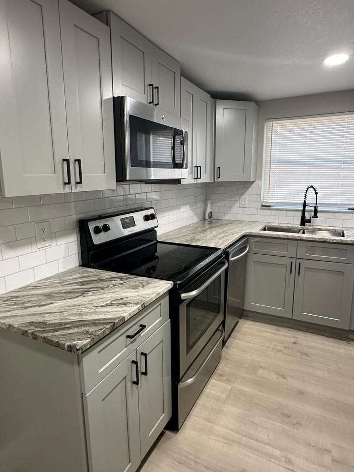 7605 Embassy Blvd #1 - Photo 4 of 20