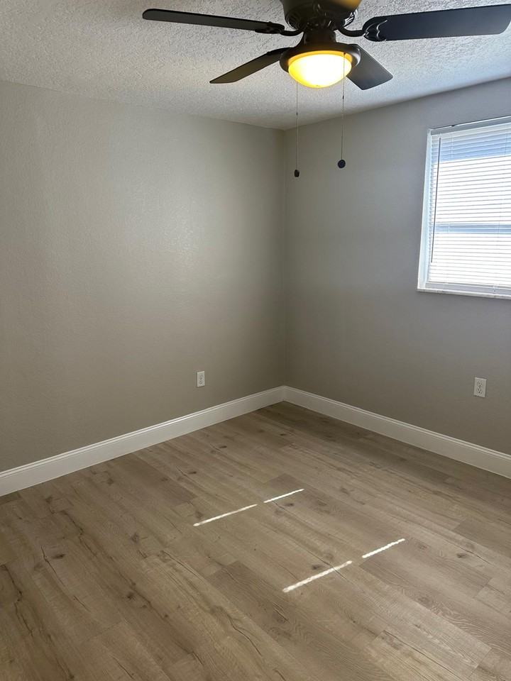 7605 Embassy Blvd #1 - Photo 5 of 20