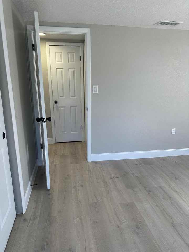 7605 Embassy Blvd #1 - Photo 6 of 20