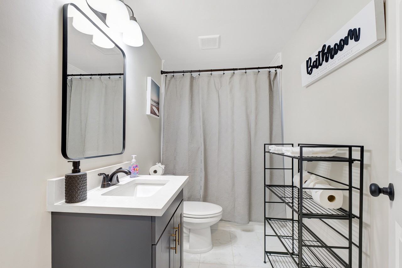 4731 Spruce St #1 - Photo 6 of 33