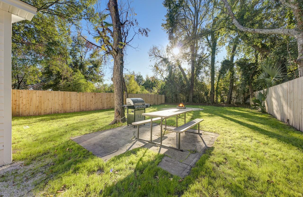 4731 Spruce St #1 - Photo 7 of 33