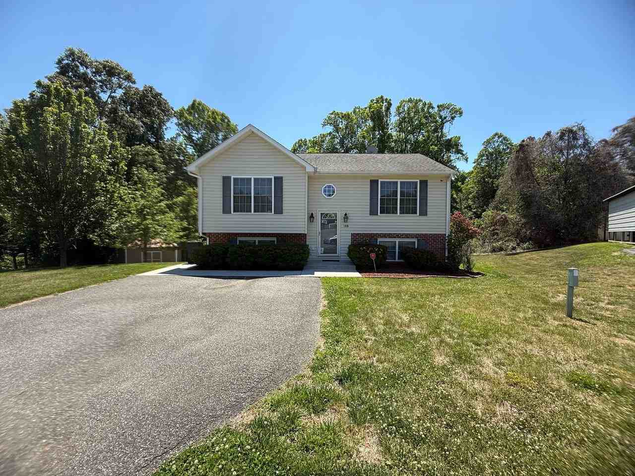 108 Judd Ct - Photo 2 of 4