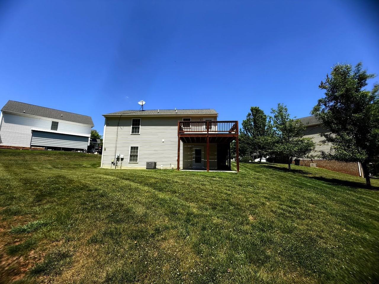 108 Judd Ct - Photo 3 of 4