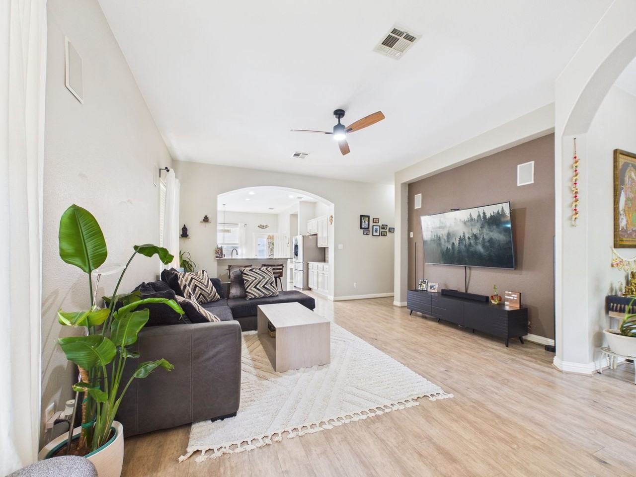 10216 Wind Cave Trl - Photo 5 of 48