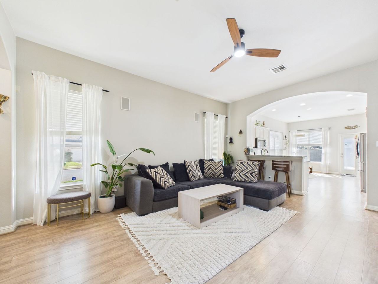 10216 Wind Cave Trl - Photo 7 of 48