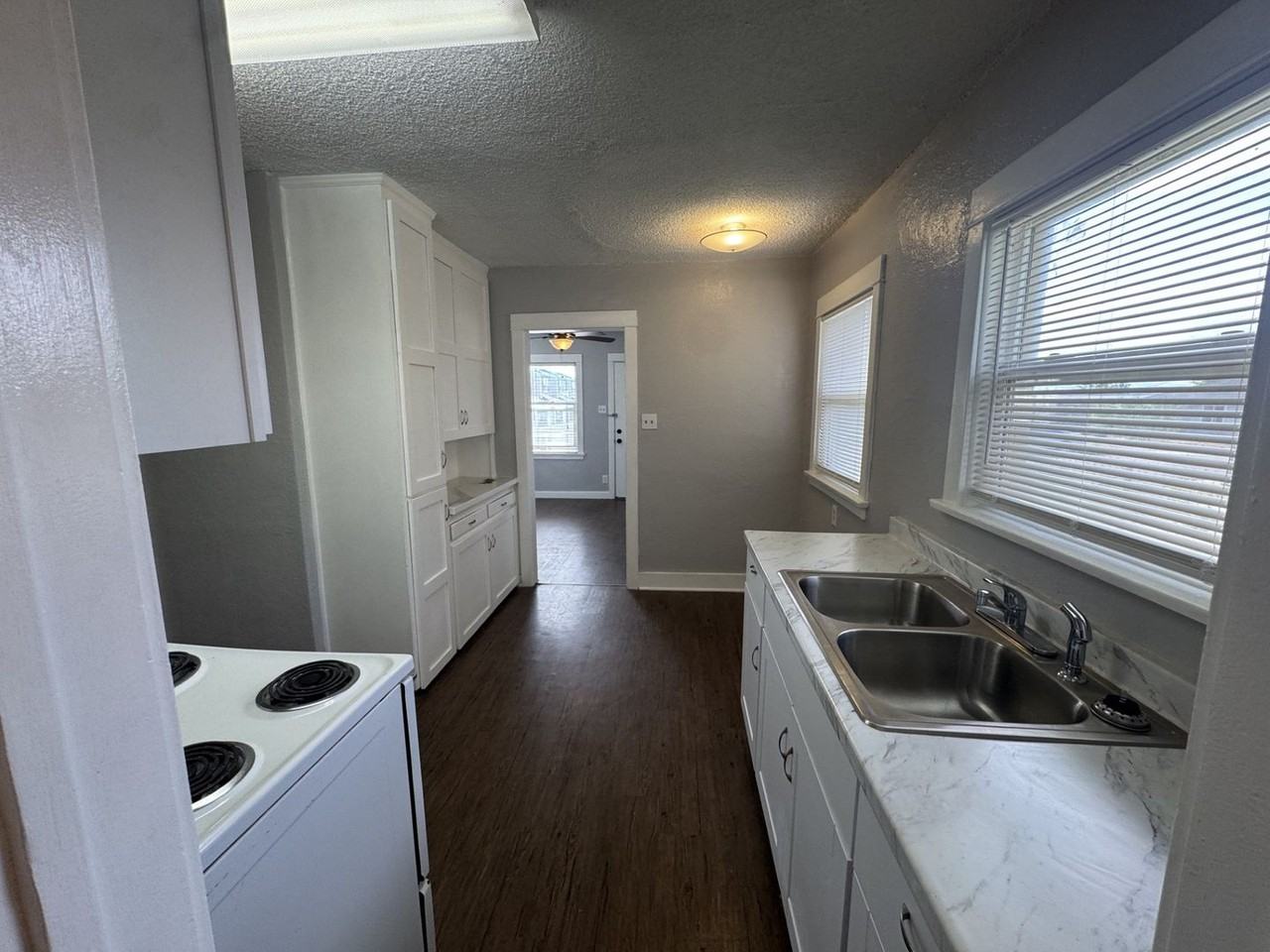 452 N 400 W - Photo 3 of 9