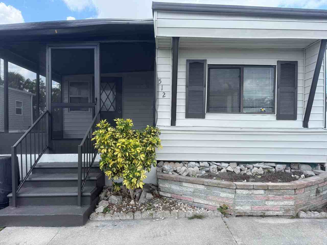 512 51st Avenue Dr W - Photo 3 of 50