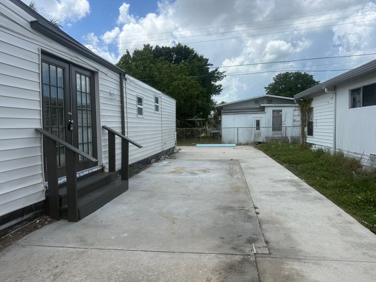 512 51st Avenue Dr W - Photo 5 of 50